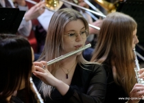 koncert-orkiestry-detej-gminy-zyrakow-dzien-kobiet-2023-straszecin-036