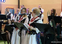 koncert-orkiestry-detej-gminy-zyrakow-dzien-kobiet-2023-straszecin-103
